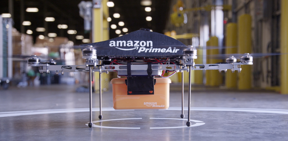 Amazon lanza servicio de entrega con drones en Estados Unidos